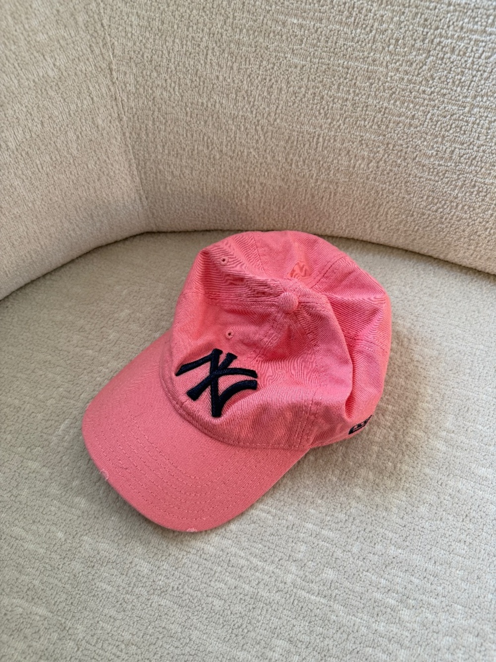 Pink cap - Picture 1 of 4